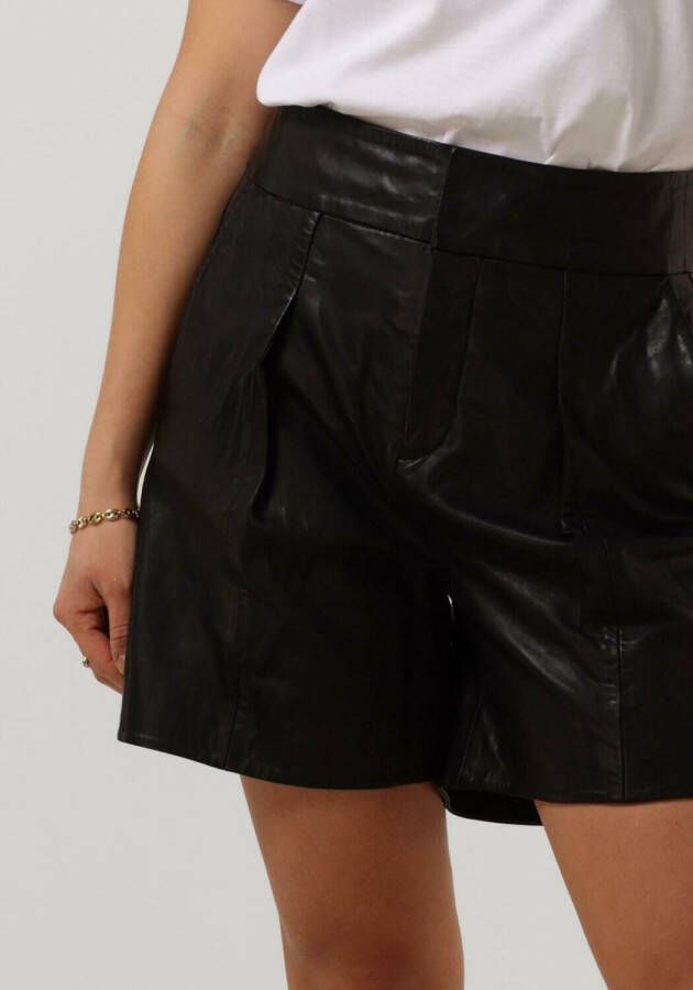 MY ESSENTIAL WARDROBE Dames Broeken 12 The Leather Shorts Zwart