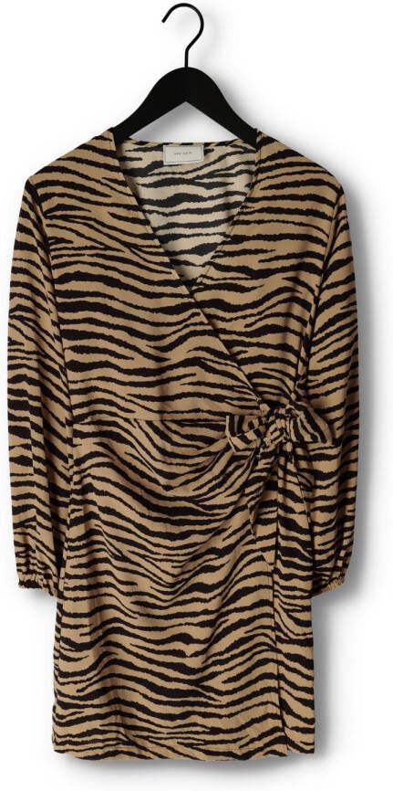 NEO NOIR Dames Jurken Oaklynn Graphic Zebra Dress Zand