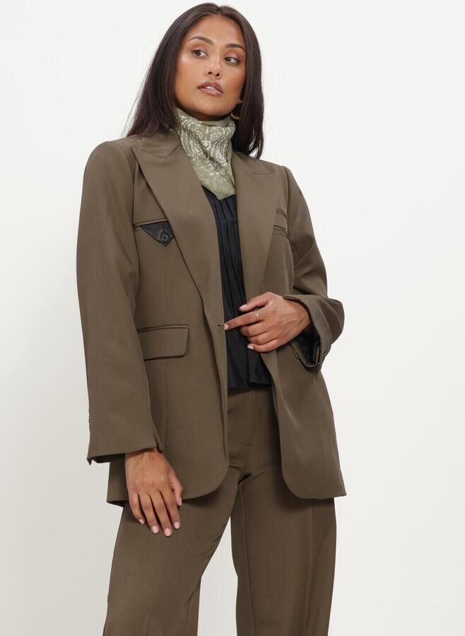 HAUTE L'AMITIÉ Haute L'Amitié Dames Blazers Premiere Hook Blazer Khaki