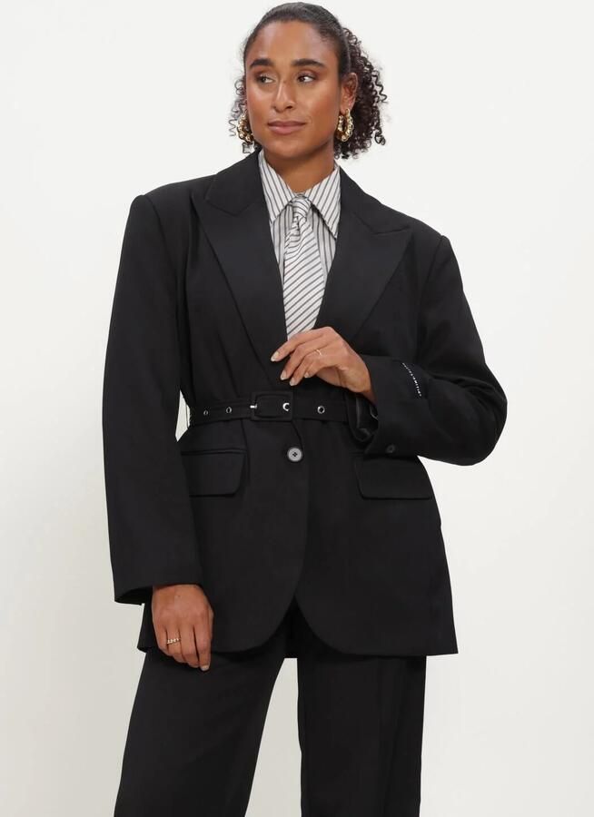 HAUTE L'AMITIÉ Haute L'Amitié Dames Blazers Premiere Oversize Belt Blazer Zwart