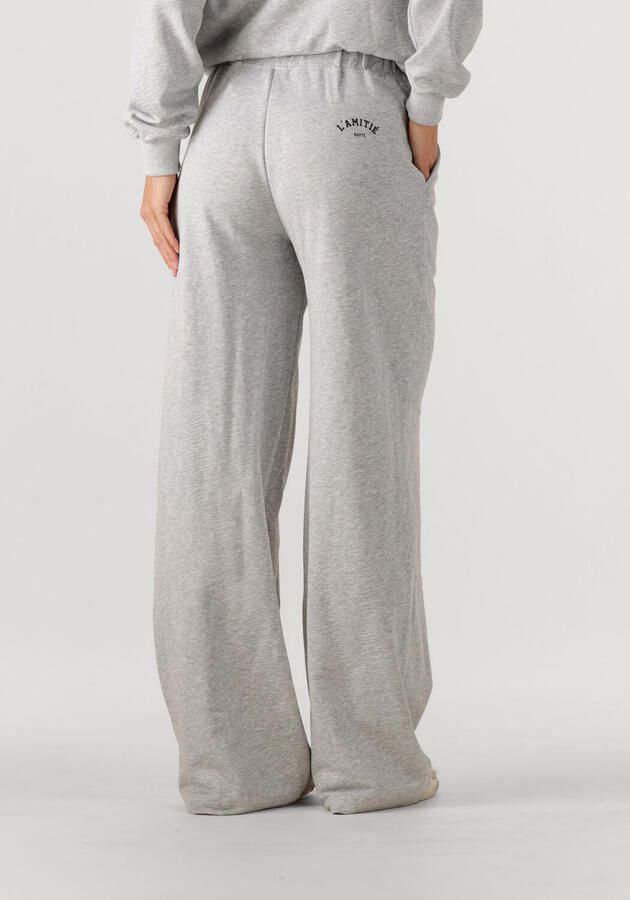 HAUTE L'AMITIÉ Haute L'Amitié Dames Broeken Mini Curve Loose Tall Pant Lichtgrijs