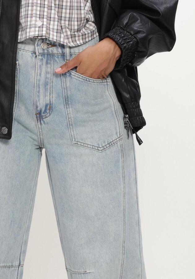 HAUTE L'AMITIÉ Haute L'Amitié Dames Jeans Barrel Front Pocket Tall Jeans Lichtblauw - Foto 3