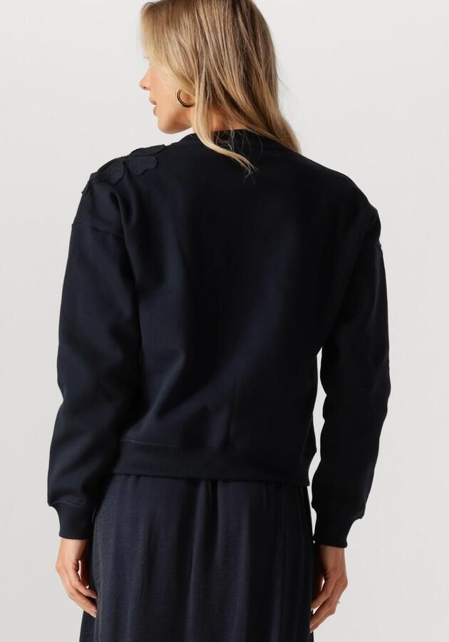 JANSEN AMSTERDAM Dames Truien & Vesten Gaby Trui Sw 156 Long Sleeve Flower Detail Donkerblauw - Foto 3