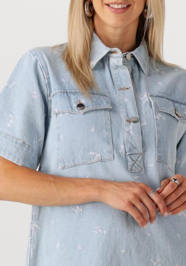 NEO NOIR Dames Jurken Saras Denim Emb Dress Lichtblauw
