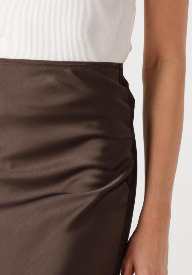 NEO NOIR Flatterende Bias Gesneden Sateen Rok Brown Dames - Foto 3