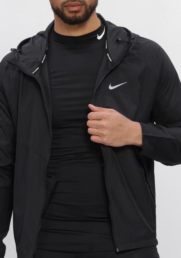 Nike Miler Repel hardloopjack voor heren Zwart - Foto 4
