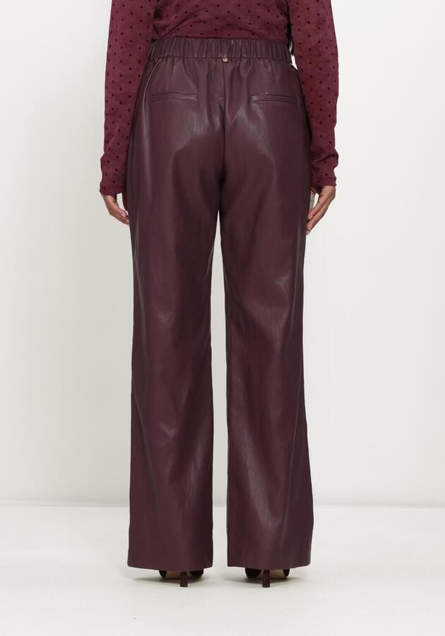 NUKUS imitatieleren wide leg coated broek aubergine - Foto 2
