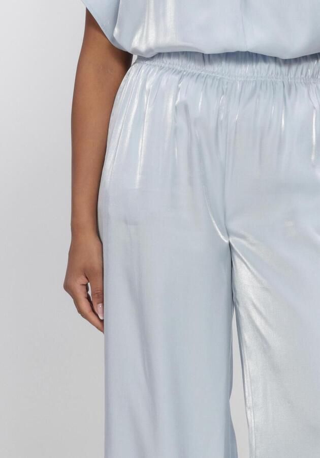 NUKUS Dames Broeken Rubi Pants Shiny Lichtblauw - Foto 3