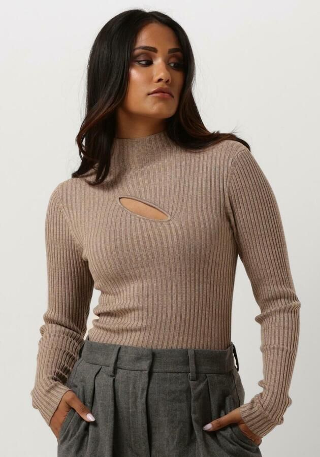 SECOND FEMALE Dames Tops & T-shirts Sanka Knit T-neck Bruin