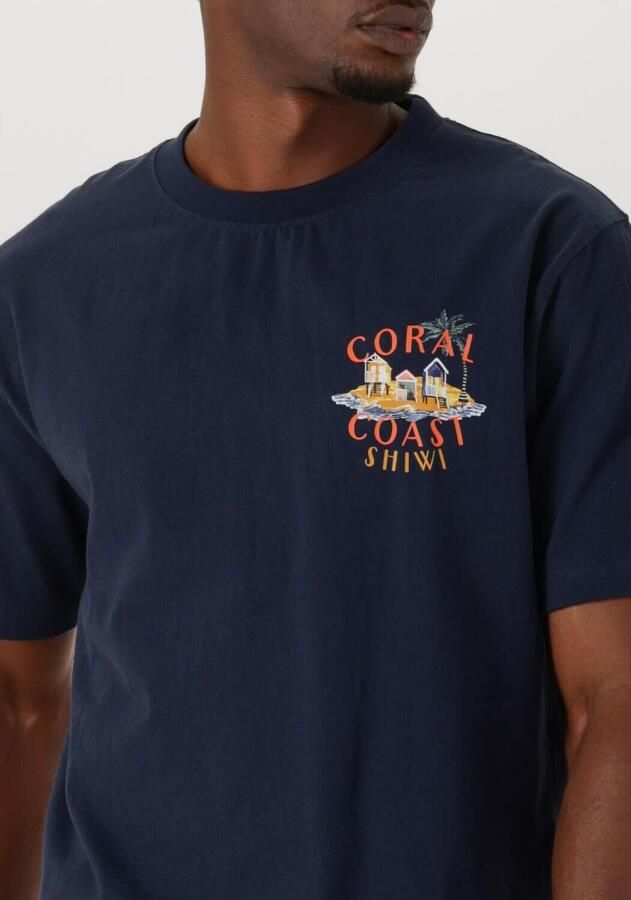 SHIWI Heren Polo's & T-shirts Men Finn Relaxed T-shirt Coral Coast Donkerblauw - Foto 2