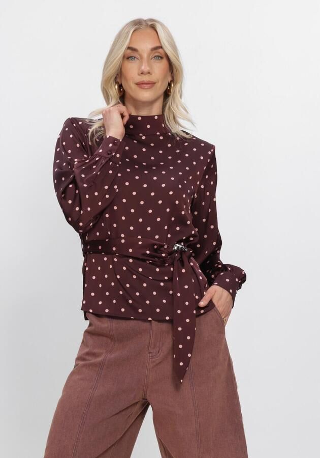 Studio AMAYA blouse met ceintuur en stippen donkerrood