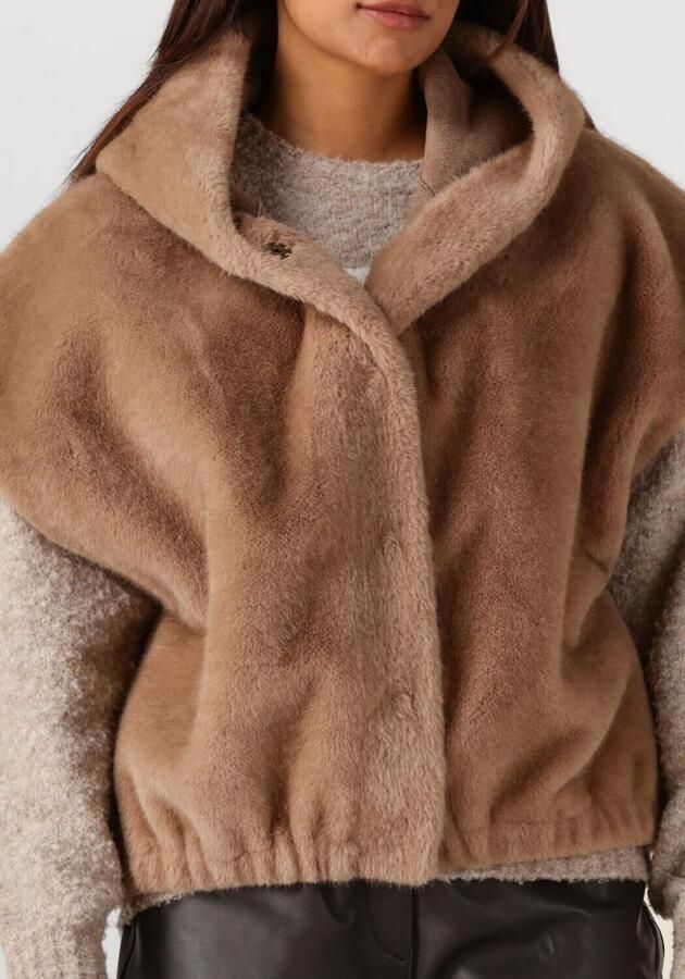 STUDIO AR Faux mink gilet Olena camel - Foto 2