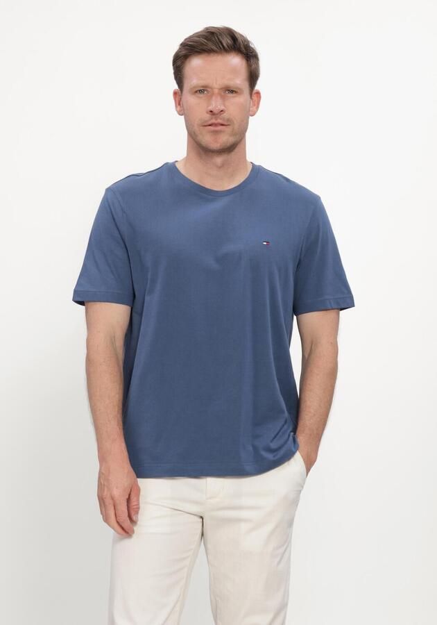 Tommy Hilfiger T-shirt ESSENTIAL REG FIT SOLID TEE met borduursel en ronde hals
