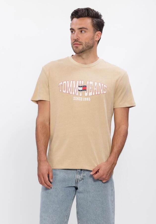 TOMMY JEANS Heren Polo's & T-shirts Tjm Reg La Waving Flag Ext Beige