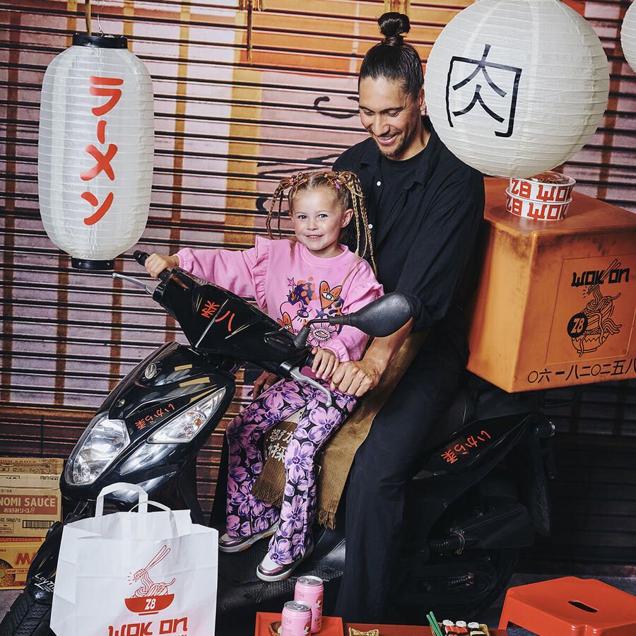 Z8 kids flared broek Malon met bloemenprint lila zwart