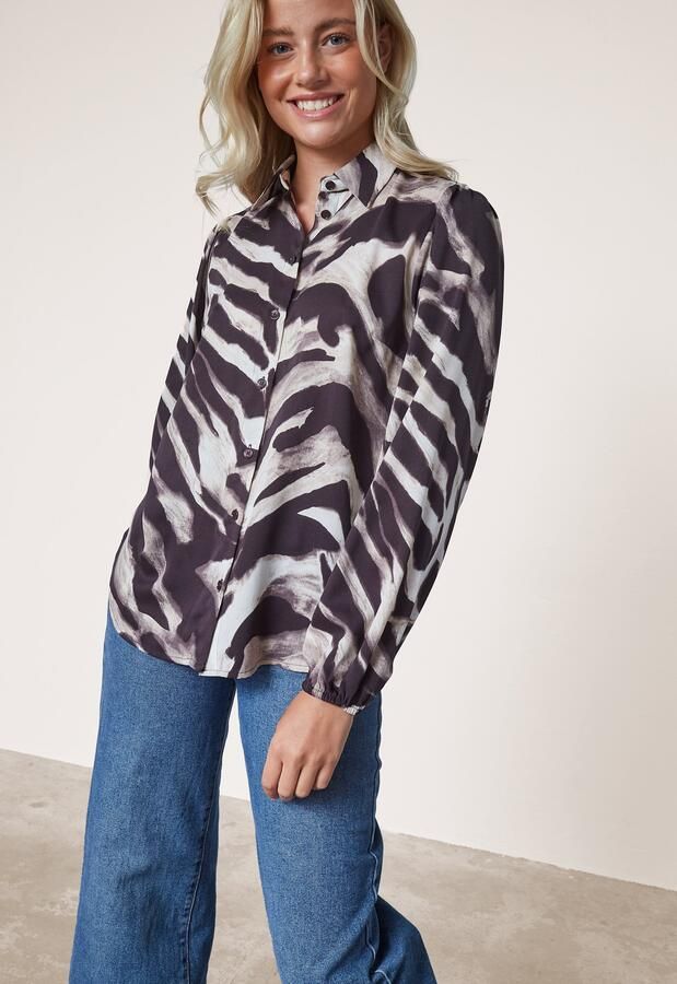 Sisters point Ebby Shirt