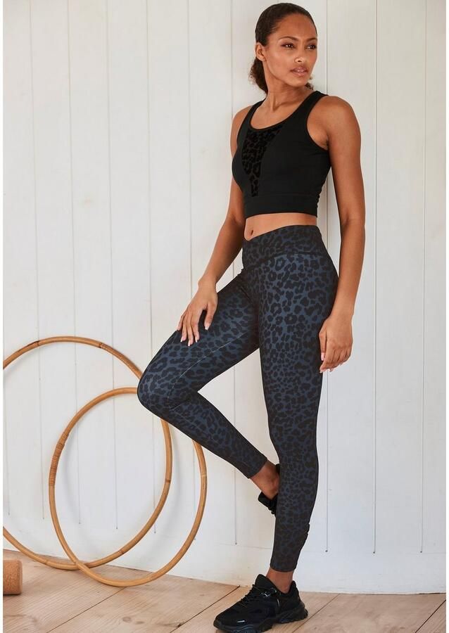 Active by Lascana Functioneel shirt met een meshinzet en luipaardmotief - Foto 6