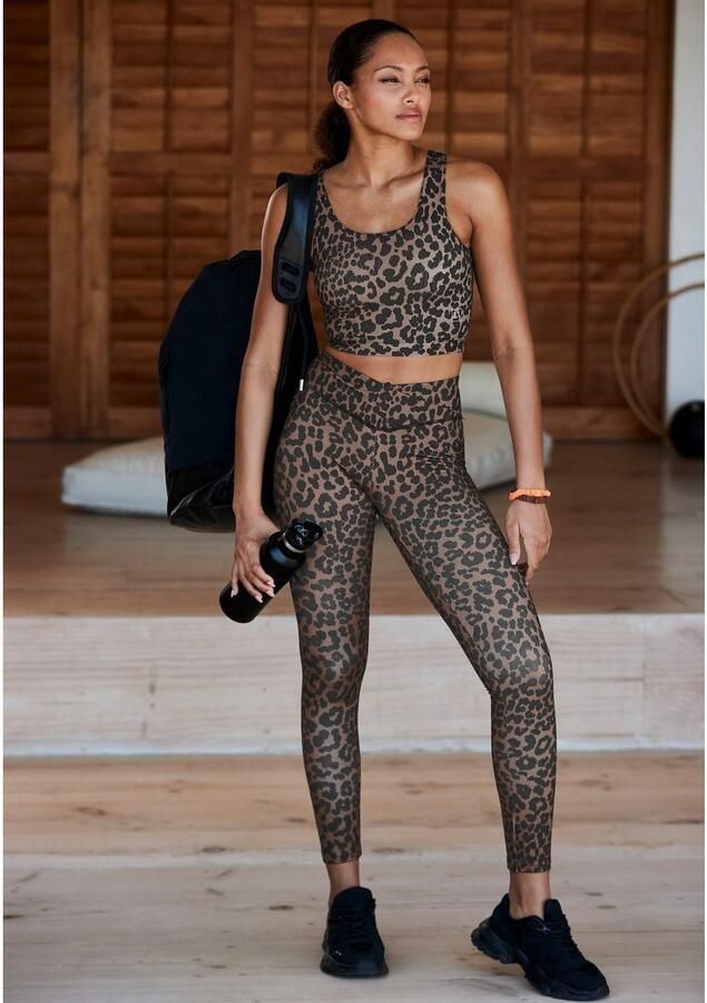 Active by Lascana Functioneel shirt met luipaardmotief en brede schouderbandjes - Foto 8