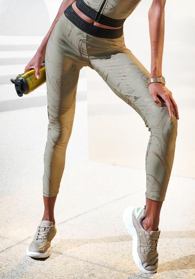 Active by Lascana Functionele legging Sportleggings met glanzende print en 3D-tekst - Foto 8