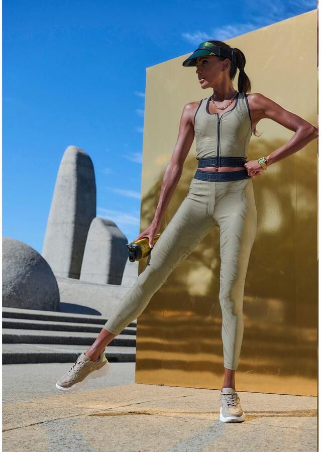 Active by Lascana Functionele legging Sportleggings met glanzende print en 3D-tekst - Foto 2