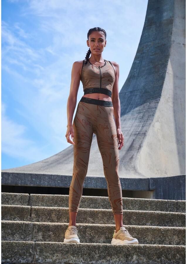 Active by Lascana Functionele legging Sportleggings met glanzende print en 3D-tekst - Foto 4