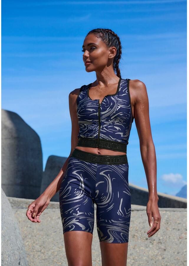 Active by Lascana Functionele short FIETSBROEKJE met glanzende 3d-opdruk in de taille - Foto 3