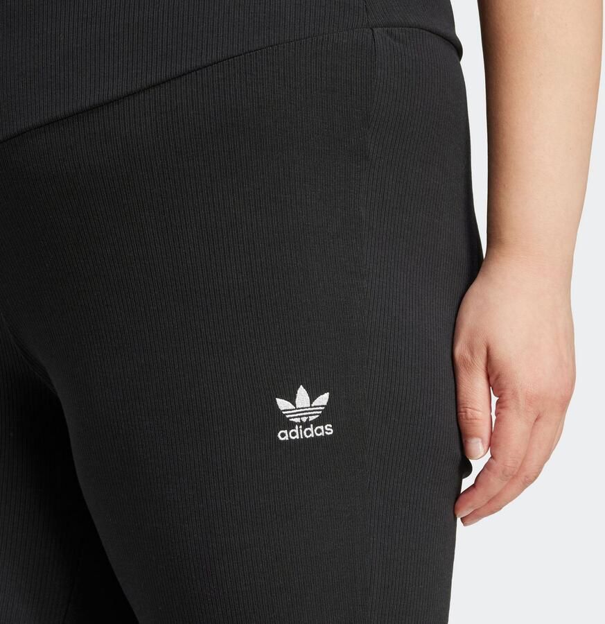 Adidas Originals Legging ESS FL LEGGINGS van geribbeld materiaal en met uitgestelde pijp (1-delig)