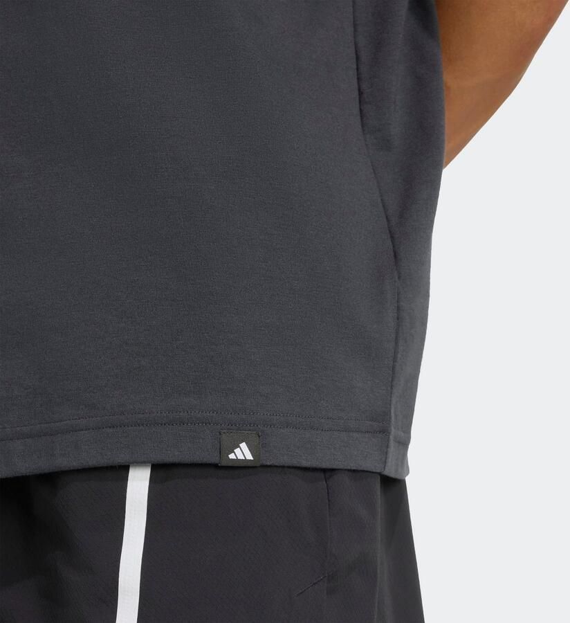 Adidas Perfor ce T-shirt GFX TEE GLOB Q3