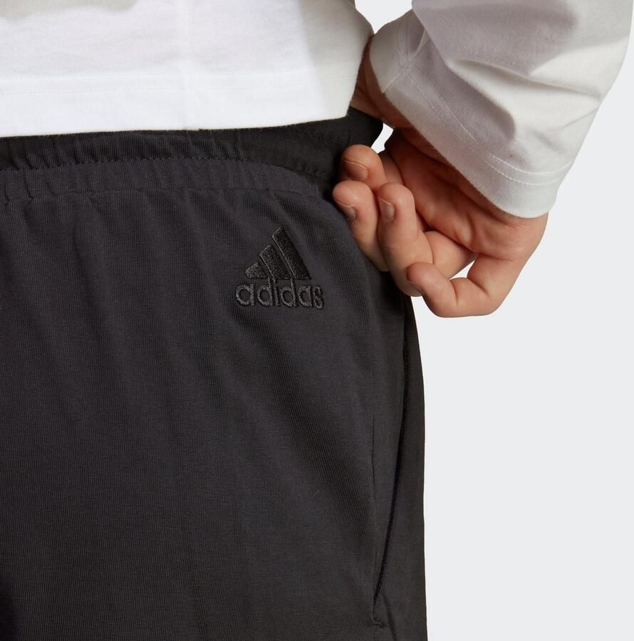 Adidas Sportswear Short ESSENTIALS LOGO (1-delig)