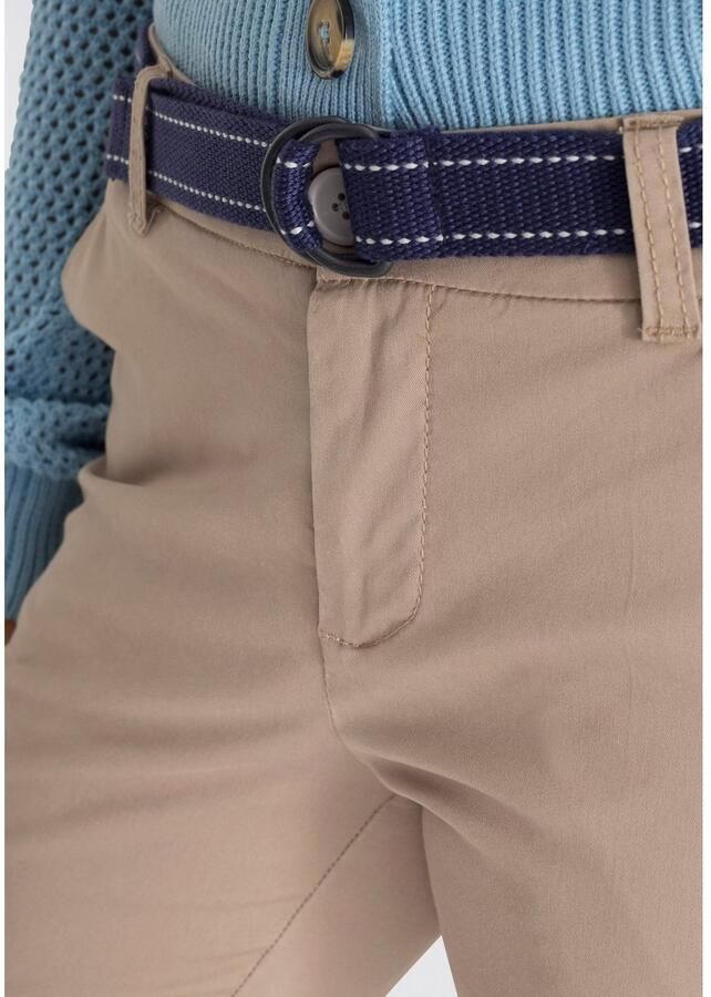 AJC Chino in een vlot model met contrastkleurige riem (2-delig)