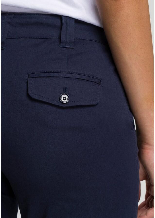 AJC Chino in een vlot model met klepzakken