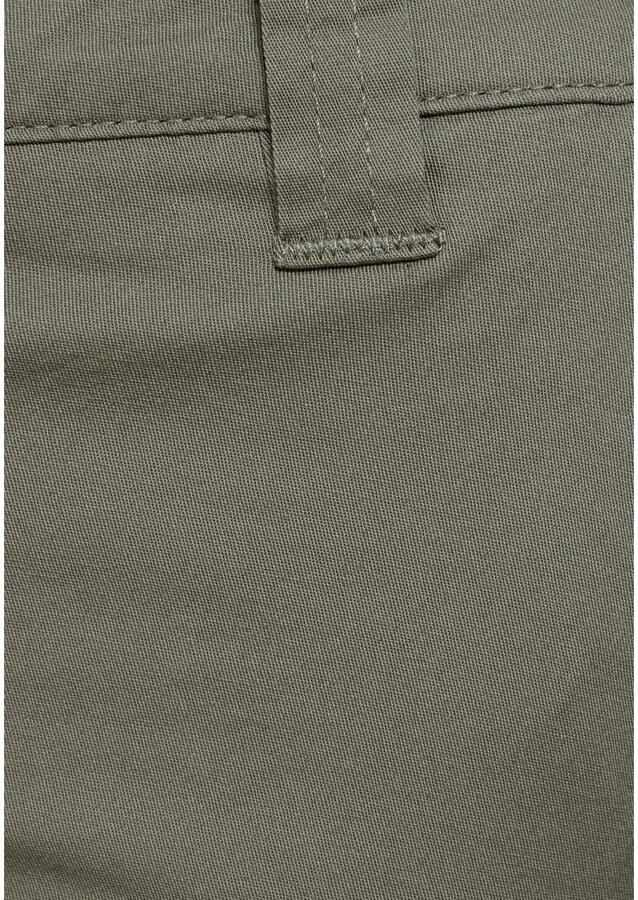 AJC Chino in een vlot model met klepzakken