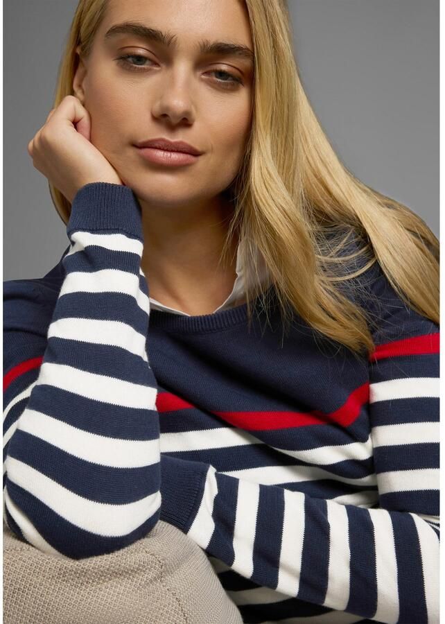 AJC Gebreide trui met modieuze contraststrepen