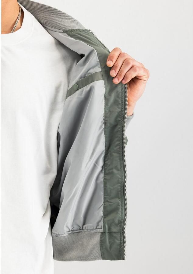 Alpha industries Bomberjack met labelpatch model 'MA-1 TTC'