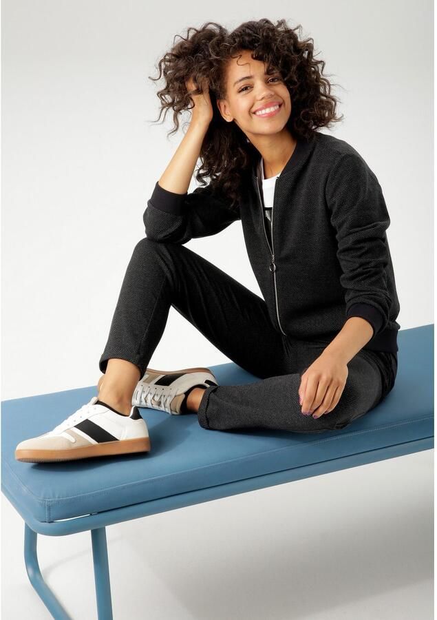 Aniston CASUAL Blouson met trendy visgraatpatroon nieuwe collectie - Foto 4