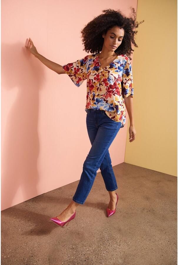 Aniston CASUAL Blouse zonder sluiting met kleurintensieve bloemenprint