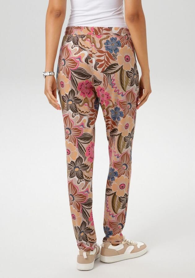 Aniston CASUAL Comfortbroek bedrukt met grote bloemen en bladeren - Foto 4