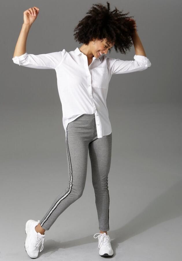 Aniston CASUAL Comfortbroek met glinsterende galons