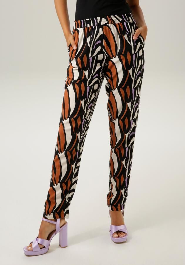 Aniston CASUAL Comfortbroek met trendy kleuren grafische print - Foto 6