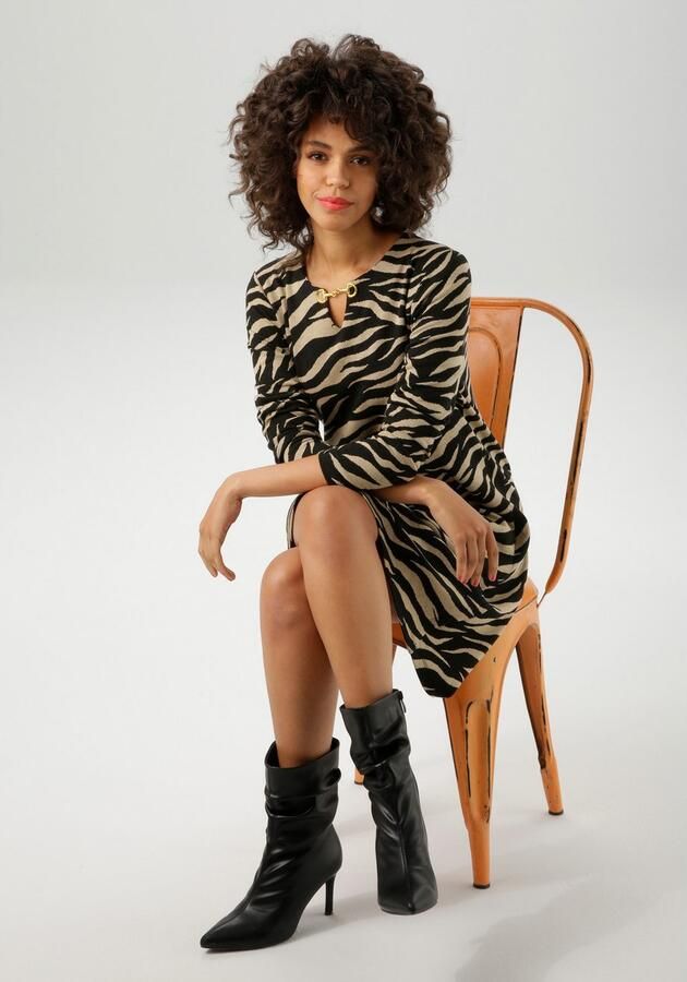 Aniston CASUAL Jerseyjurk met decoratief sierele t aan de halslijn nieuwe collectie - Foto 4