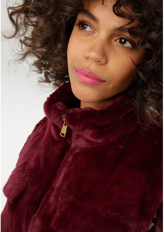 Aniston CASUAL Mouwloos pluchen vest in trendy kleurenpalet nieuwe collectie - Foto 2