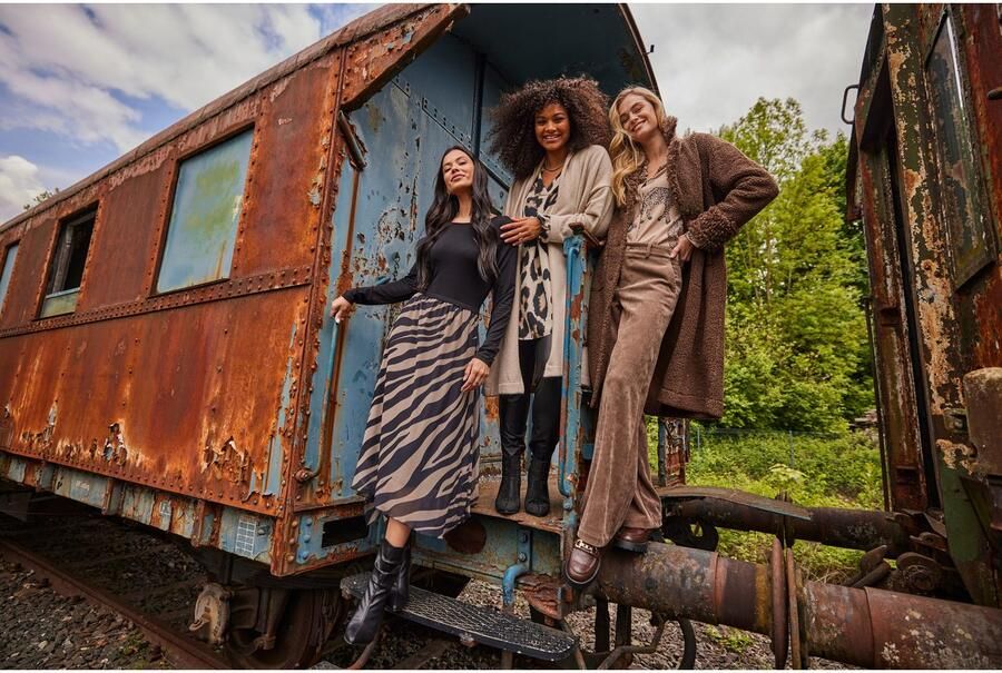 Aniston CASUAL Lange jas met "krullen" op de reverskraag en de mouwen nieuwe collectie - Foto 8