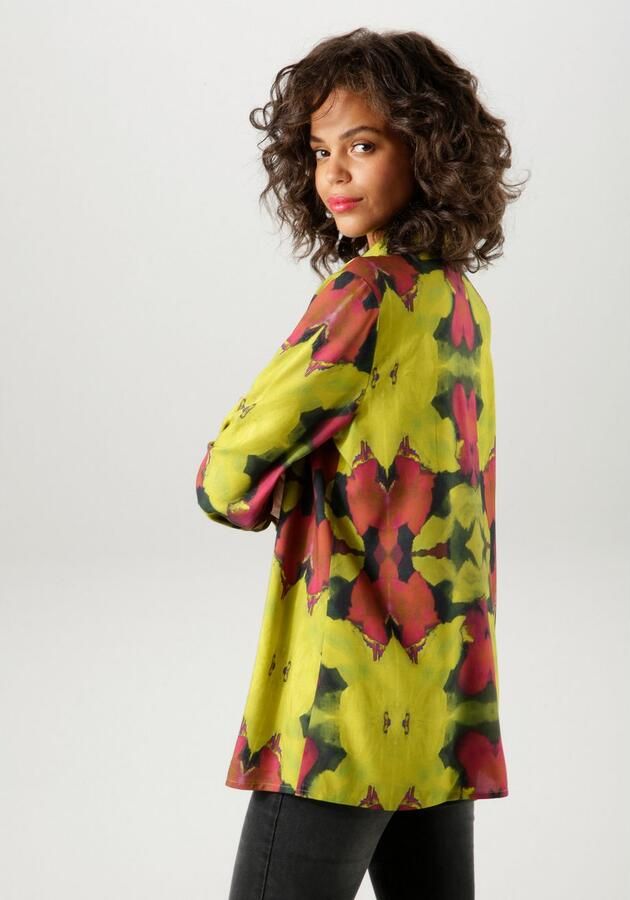 Aniston CASUAL Overhemdblouse met bloem batik-print elk stuk is uniek - Foto 4