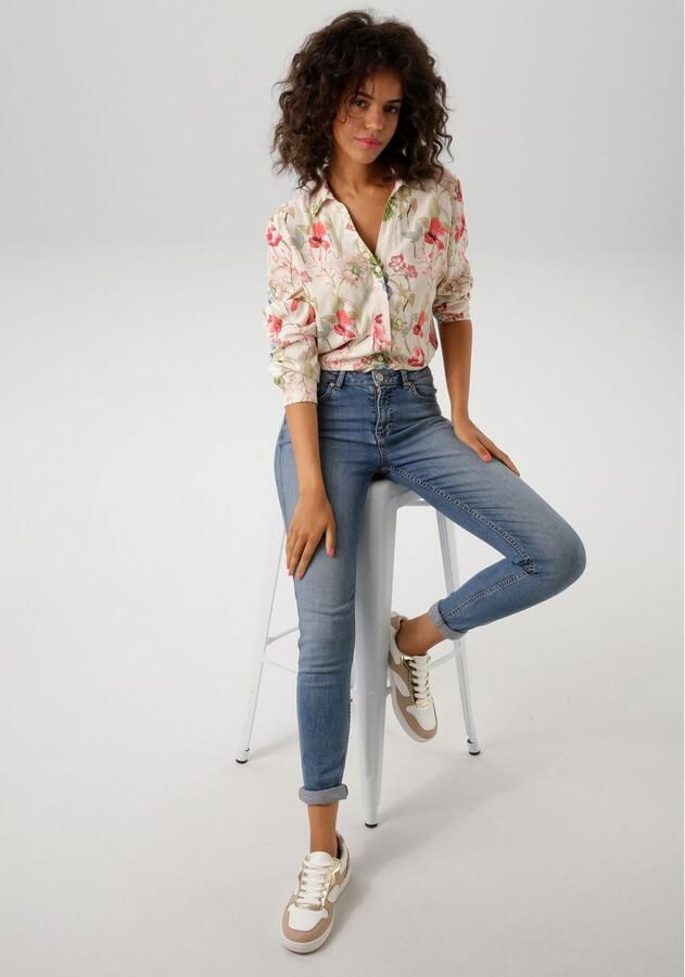 Aniston CASUAL Overhemdblouse met kleurharmonieuze kunstzinnige bloemenprint - Foto 4