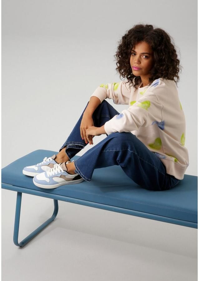 Aniston CASUAL Sweatshirt met batik-harten bedrukt - Foto 4