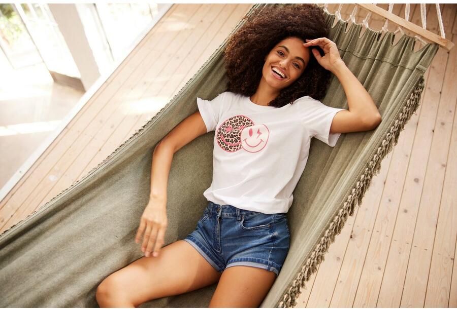 Aniston CASUAL Jeansshort met lichte slijteffecten - Foto 20