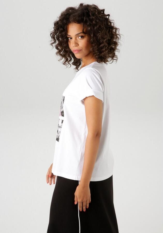 Aniston CASUAL T-shirt met rozenversierde diversity-voorprint - Foto 5