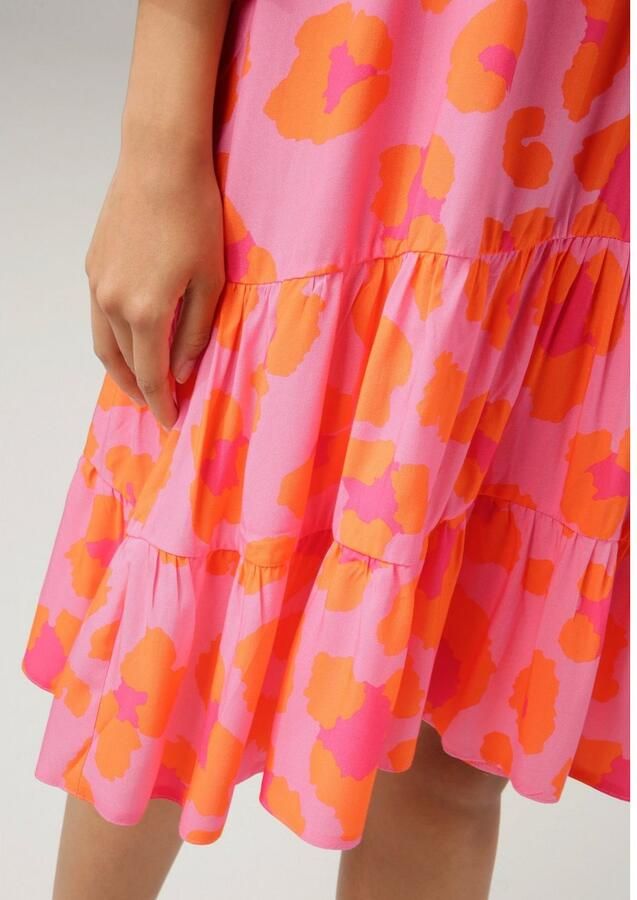 Aniston CASUAL Tuniekjurk met kleurrijke grafische bloe bedrukt