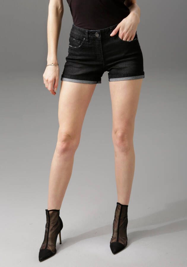 Aniston CASUAL Jeansshort met lichte slijteffecten