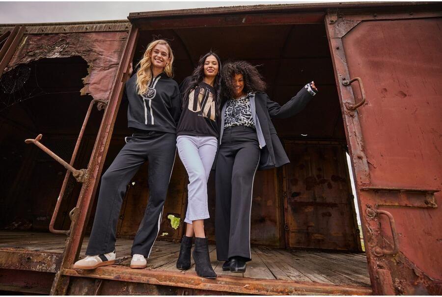 Aniston CASUAL Sweatshirt uitgebreid versierd met borduursel en kanten banden nieuwe collectie - Foto 7